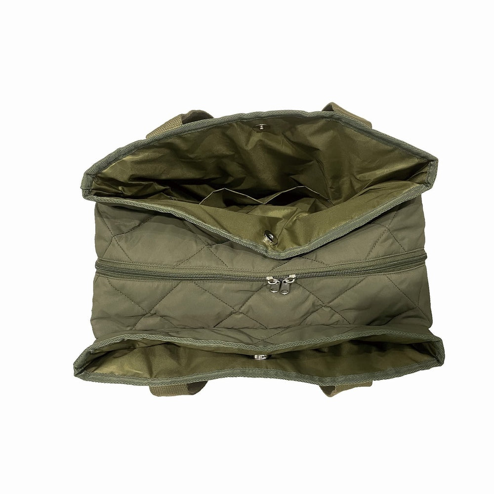 前後のフラップ内側もポケット充実