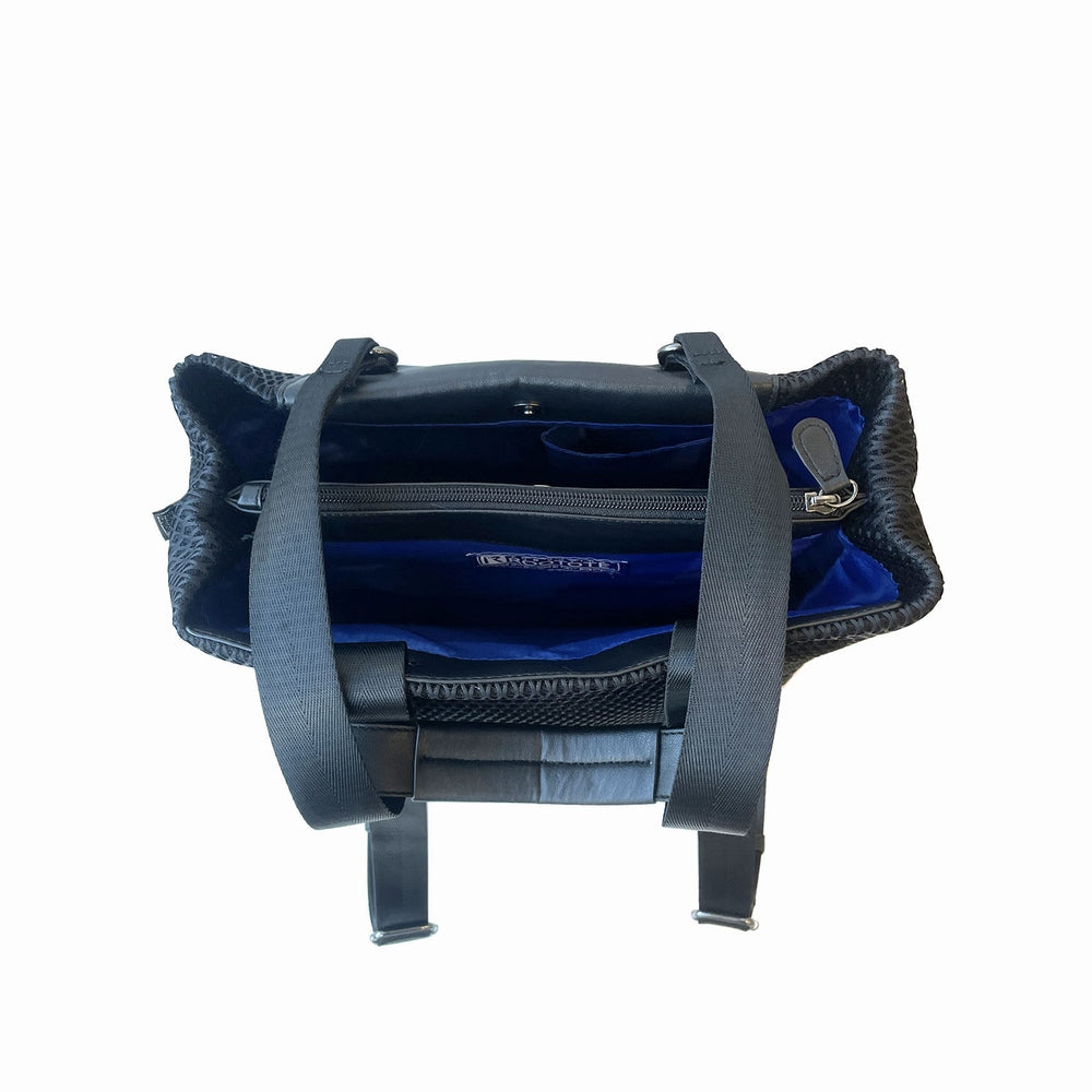 トートの持ち手をスライドさせてリュックとしてお使いいただけます。