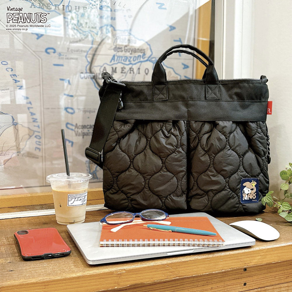 【PEANUTSコミック誕生75周年記念商品】IP.A4アーキャトルワイド.パフ..Peanuts-0R / 8456