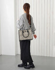 LT. Medium. Jacquard-A / 3747